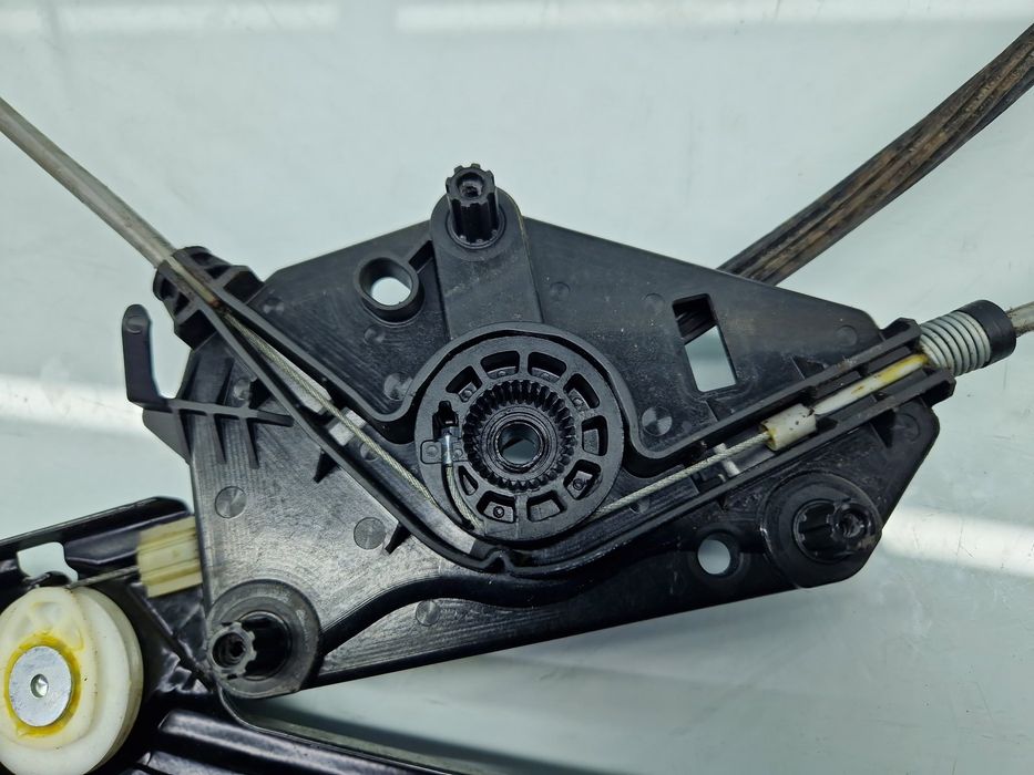 Macara electrica geam stanga fata Volkswagen Passat CC (358) Facelift