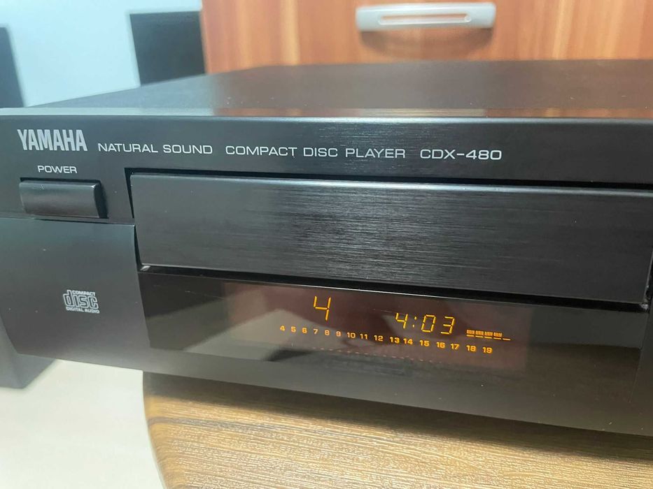 Yamaha CDX-480 Compact Disc Player