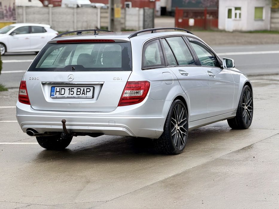 Mercedes Benz C220 Avangarde 2.2CDI 6+1 Manual