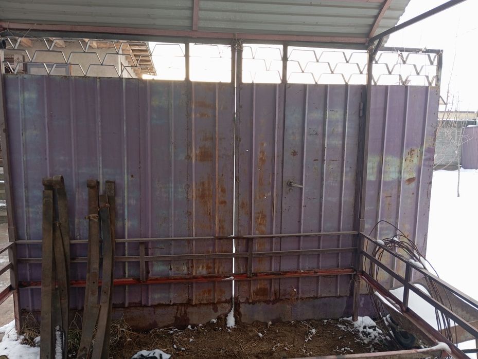 Варота  калын листпен