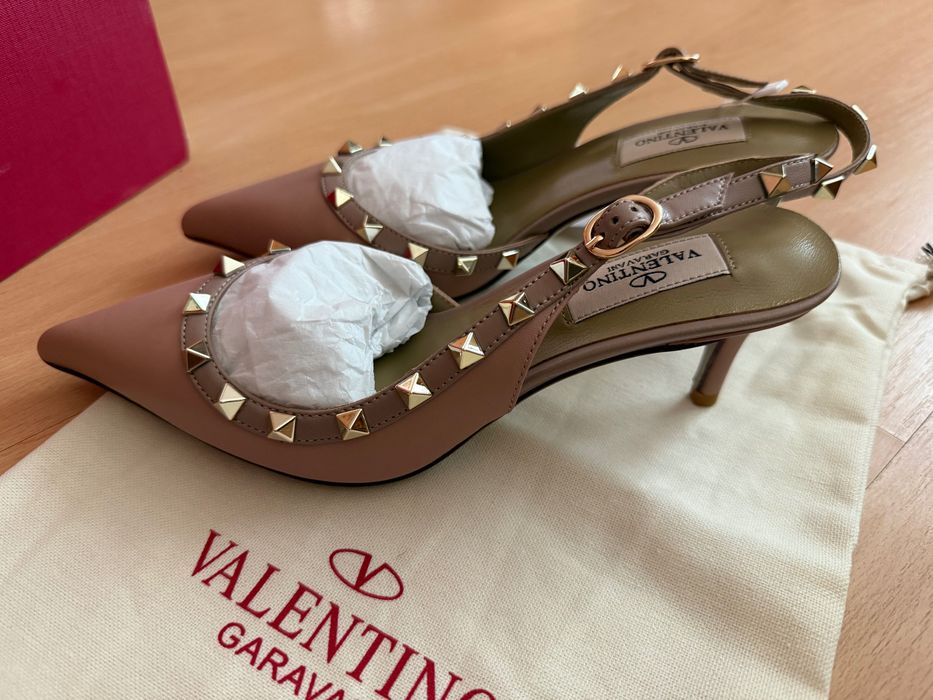 Обувки Valentino