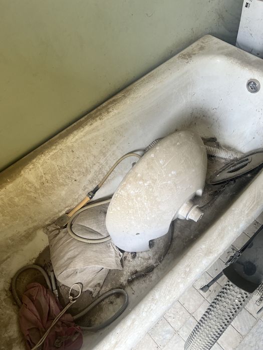 Унитаз и раковина продаются