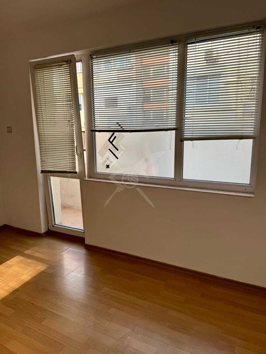 Продава се Тристаен апартамент в Бургас, Братя Миладинови - 65 кв.м за 2385 €/кв.м - Снимка #2