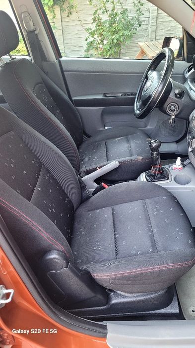 Vând mazda 2 din anul 2003
