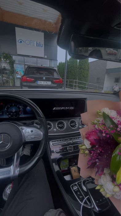 Transport luxury pentru evenimente, business și momente speciale