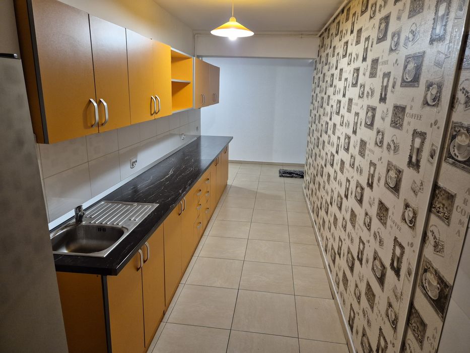 Apartament 2 camere de inchitiat / Centru Ghimbav / Foarte spatios 82 mp