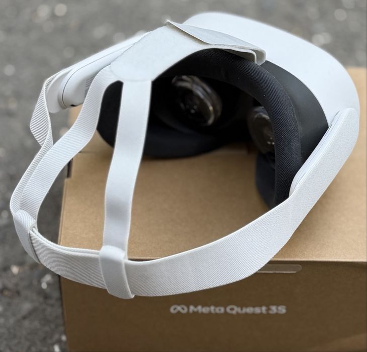 VR очила за виртуална и смесена реалност Meta Quest 3S 128GB