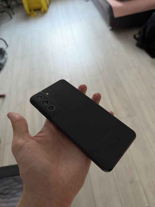 Продам Samsung S21 FE