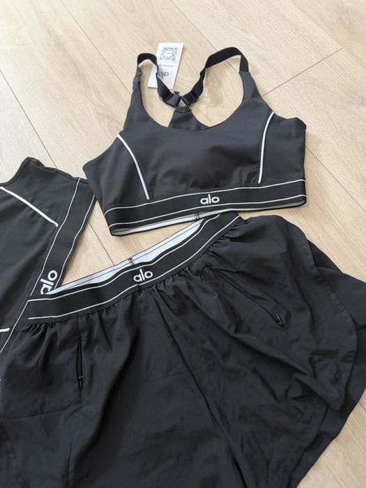 Set Alo Pantaloni scurti  + Bustiera