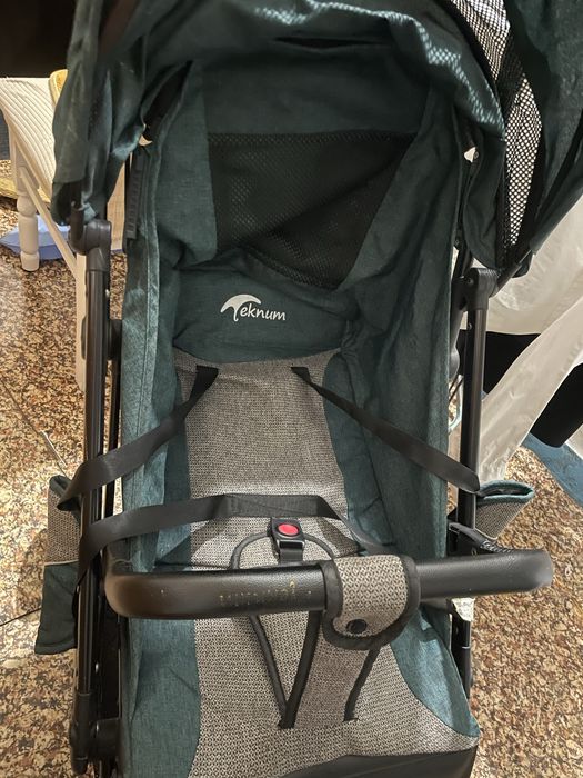 Продается коляска легкая