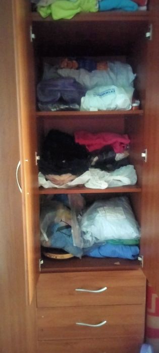 Продам срочно шифонер