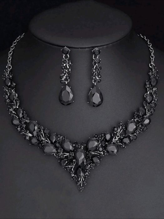 Черни елегантни бижута