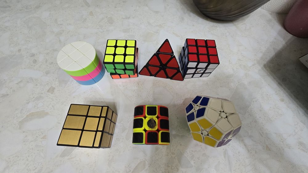 Продам кубик рубик 100000м сум