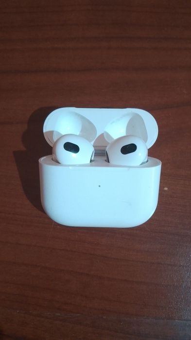 Airpods 3 продаю торг есть!