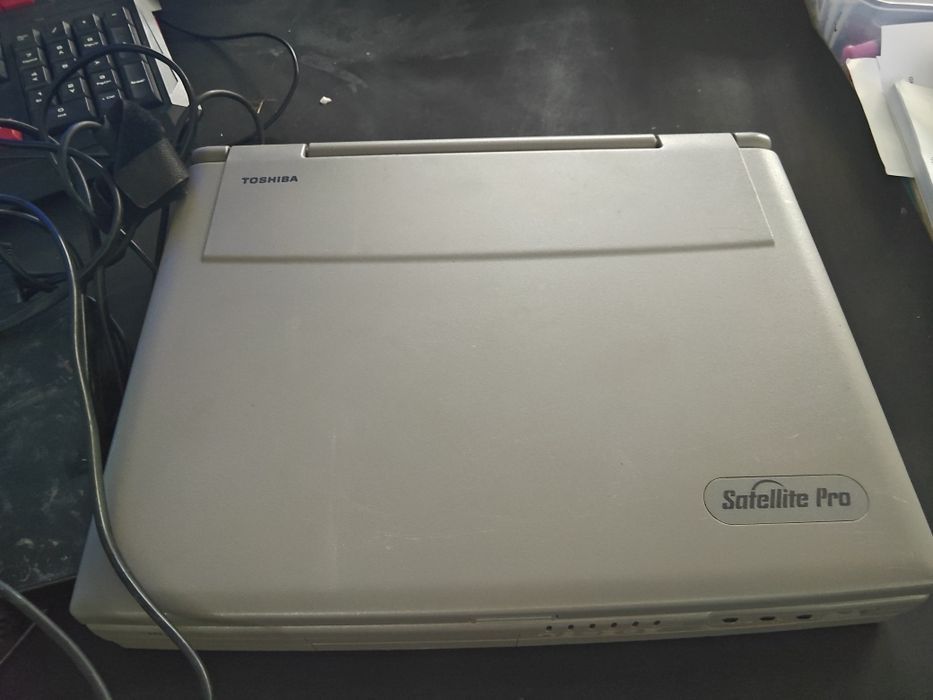 Продавам ретро лаптоп Toshiba 440CDT Sstelite pro