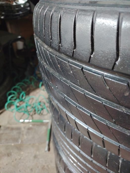 Продам шины 17 кухонный экста