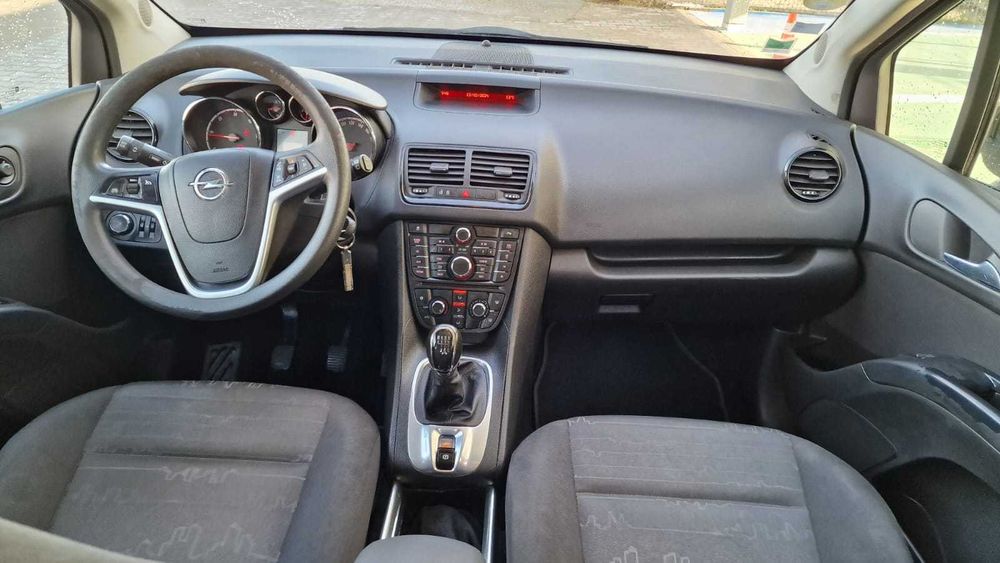 Opel Meriva B, 2013, stare perfecta, unic proprietar in Ro de 2 ani, usi cu deschidere inversa, foarte comoda, FARA ACCIDENT