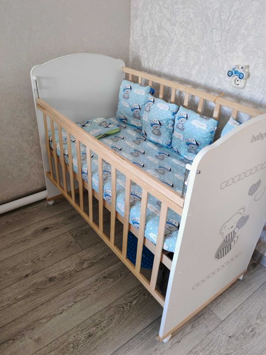 Продам детскую кроватку