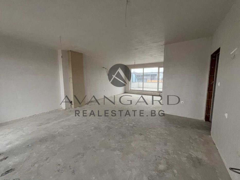 Продава се Тристаен апартамент в Пловдив, Остромила - 174 кв.м за 892 €/кв.м - Снимка #2