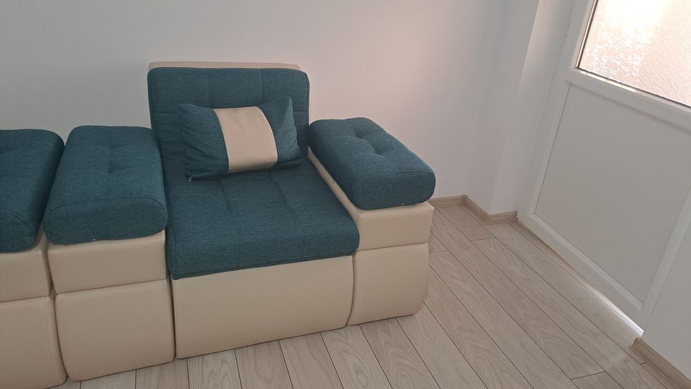 Canapea turcoaz extensibila