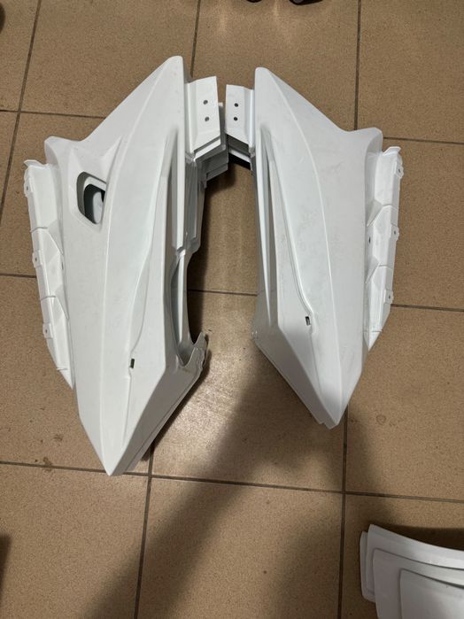 Vând carene yamaha yzf r125 2008-2022