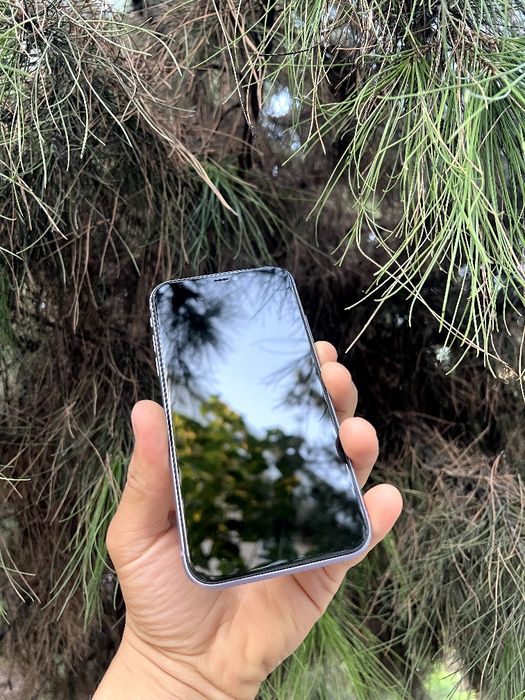 Iphone 11         .