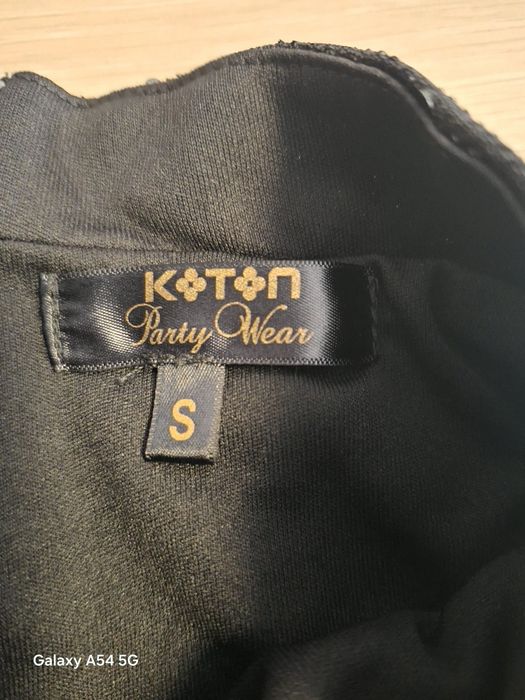 Fusta cu paiete midi