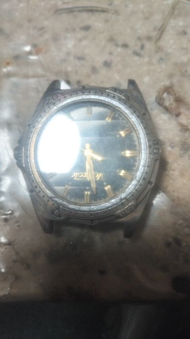 Продам часы срочно