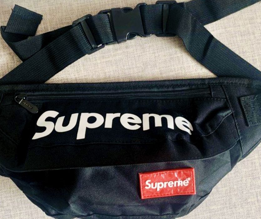 Geanta crossbody Supreme.