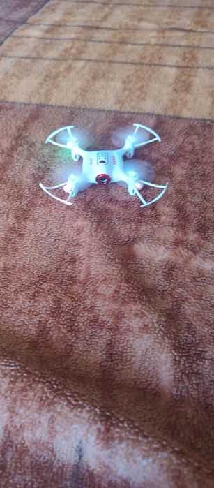 Mini dronă syma .