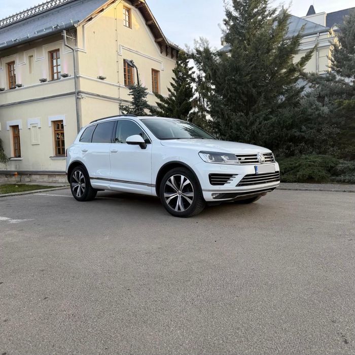 VW Touareg  R-Line 3.0 TDI 262 CP-perne-panoramic-camera 360