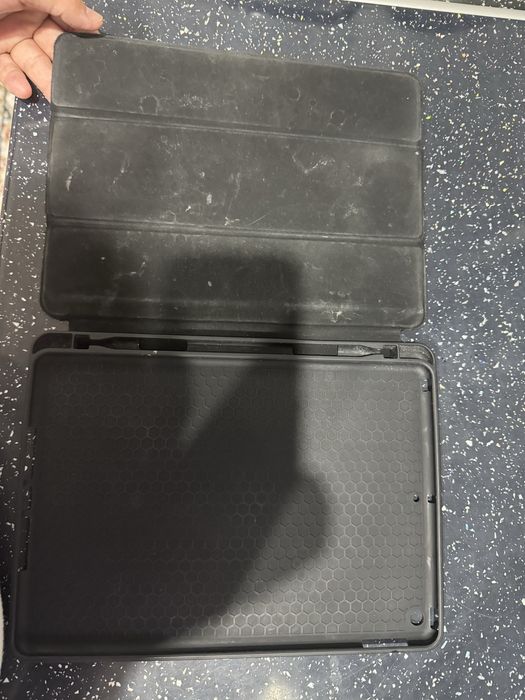 Чехол iPad (9th generation)
