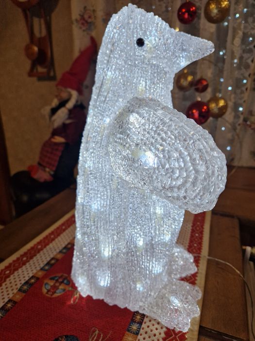 Светящаяся фигура пингвина