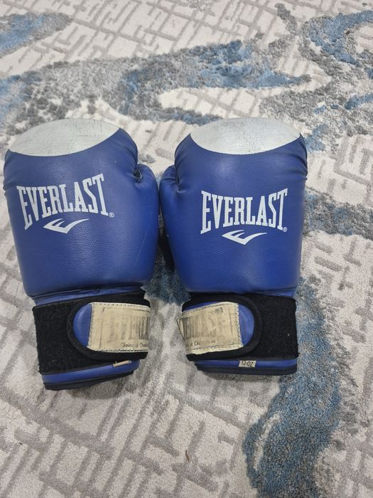 Продам  боксерскии перчатки