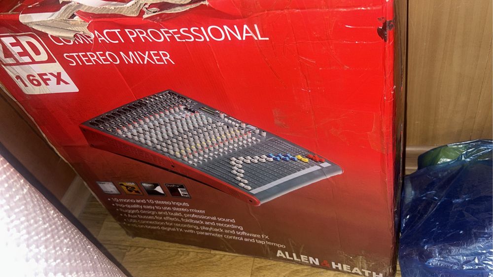 Микшерный пульт Allen & Heath Zed 16fx