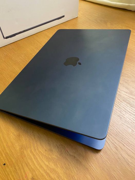 Macbook Air M2 15 8/256
