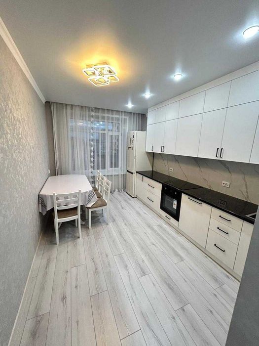 продам 3-х комнатную квартиру в центре