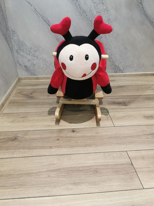 Люлееща се калинка