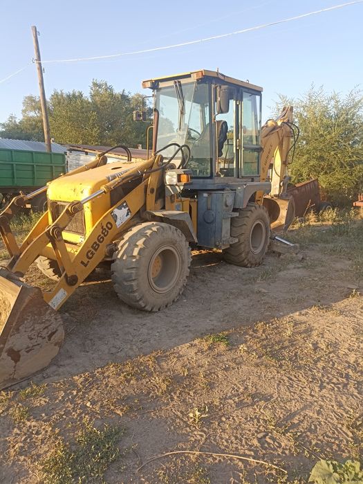 Lgb680э́кскаватор-погрузчик