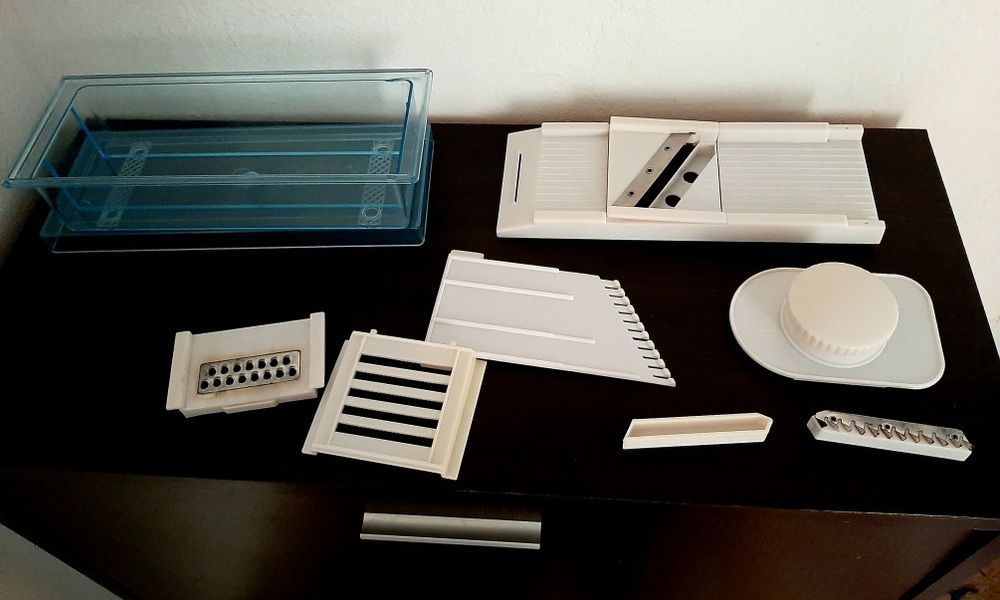 Празна кутия на BU иРетро ,ръчно  мулти ренде от80-те год и старинен п