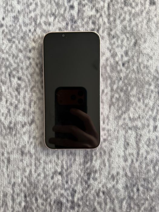 Продам Iphone 13