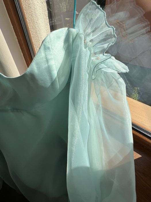 Нежна тюркоазена рокля