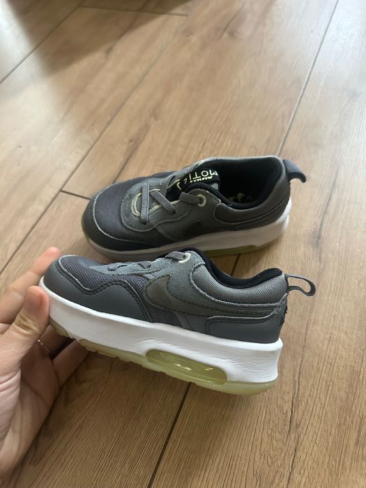 Детски маратонки Nike Air Max Motif, размер 23,5