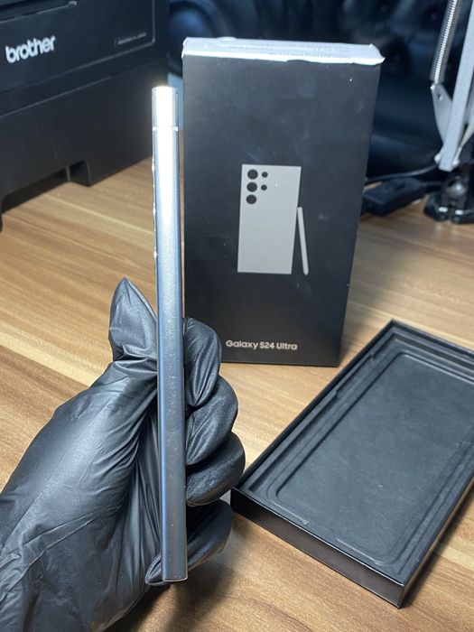 Samsung Galaxy s24 ultra • 512 GB • Titanium Gray