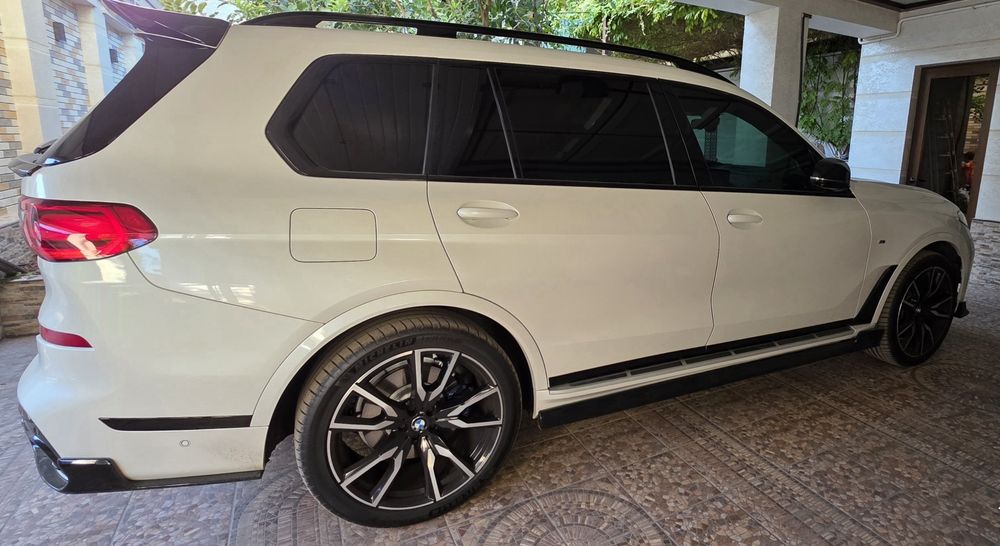 Srochno sotiladi BMW X7 40I M paket