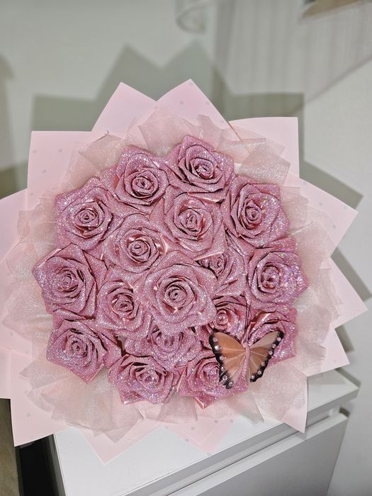 Buchet trandafiri roz cu sclipici