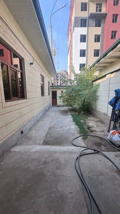 1,8 сотихда 3 хонали ховли сотилади!