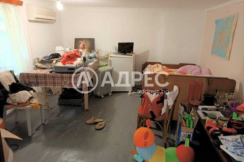 Kъща с двор в гр. Разград!