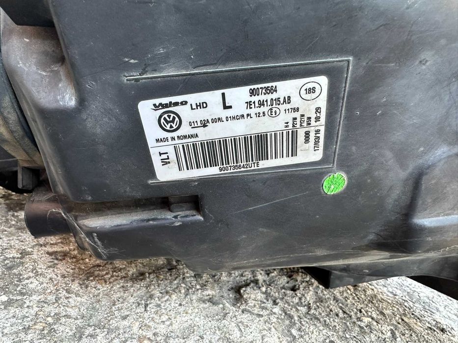 VW Transporter T6 ляв фар