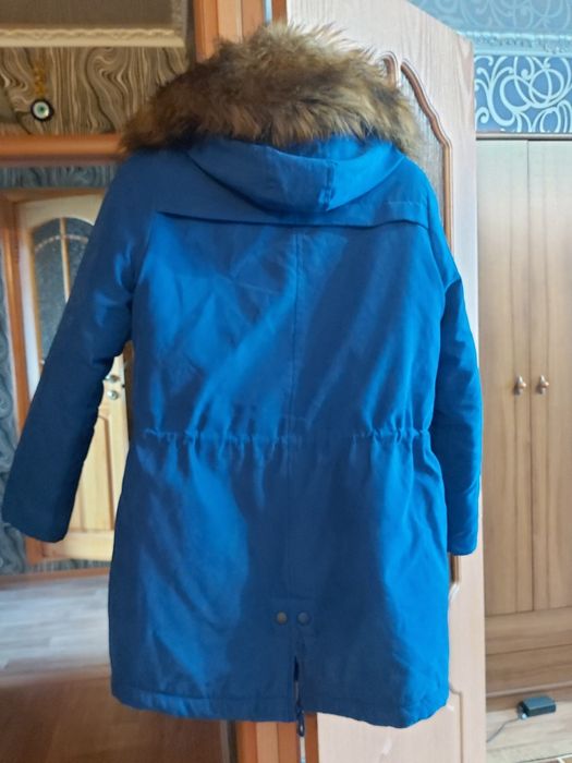Продам парку синюю